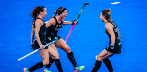 LAS LEONAS CERRARON INVICTAS Y COMO L�DERES DEL GRUPO B